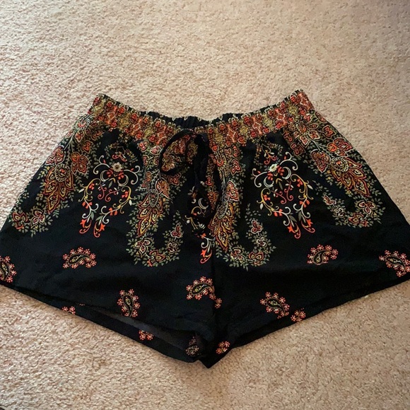 Folk Style Soft Shorts - Picture 3 of 9